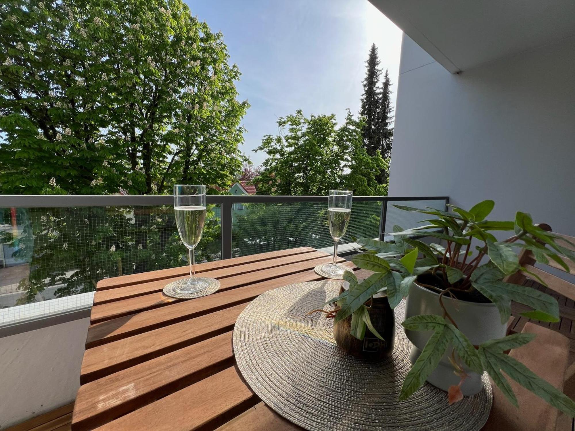 W&d Living - Kleines Italien Mit Parkplatz Und Balkon * Celle