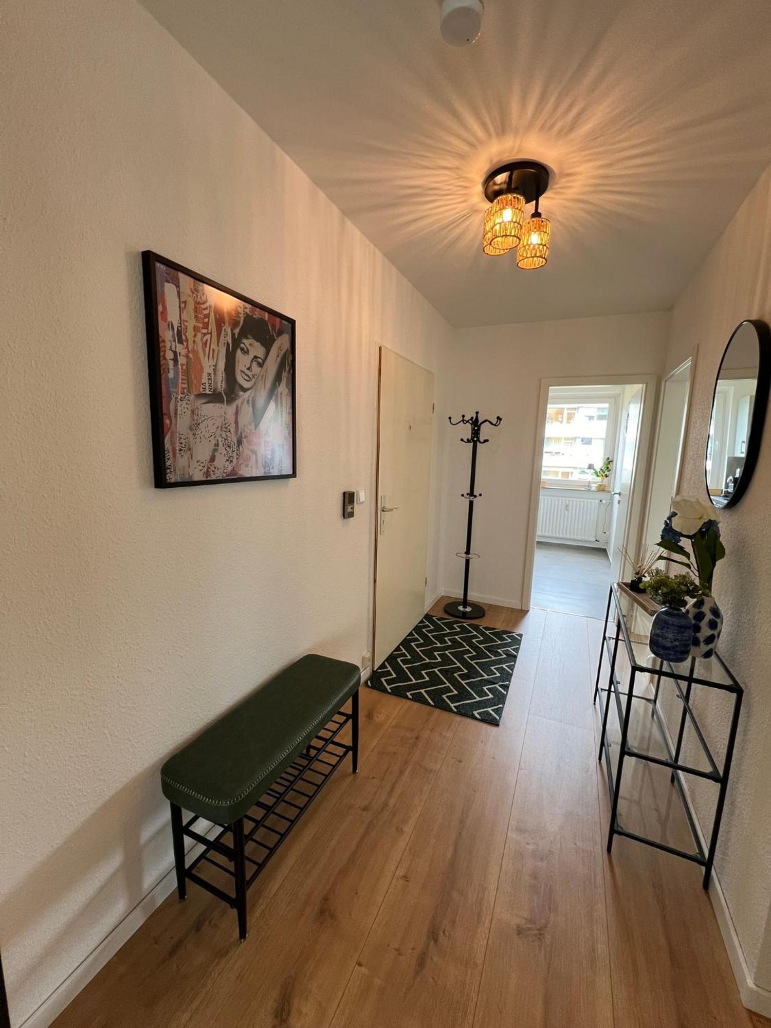 W&d Living - Kleines Italien Mit Parkplatz Und Balkon Celle
