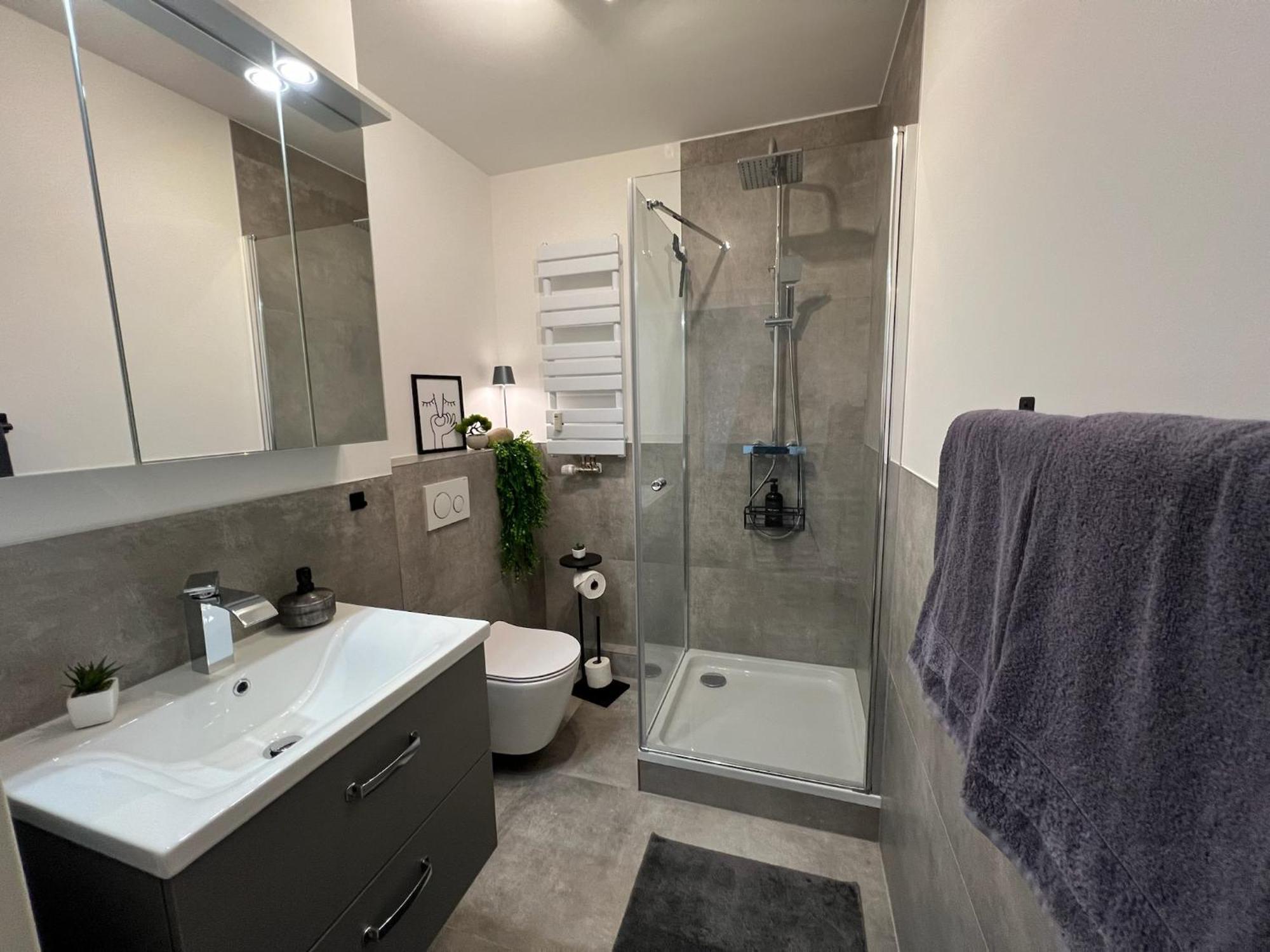 W&d Living - Kleines Italien Mit Parkplatz Und Balkon Celle