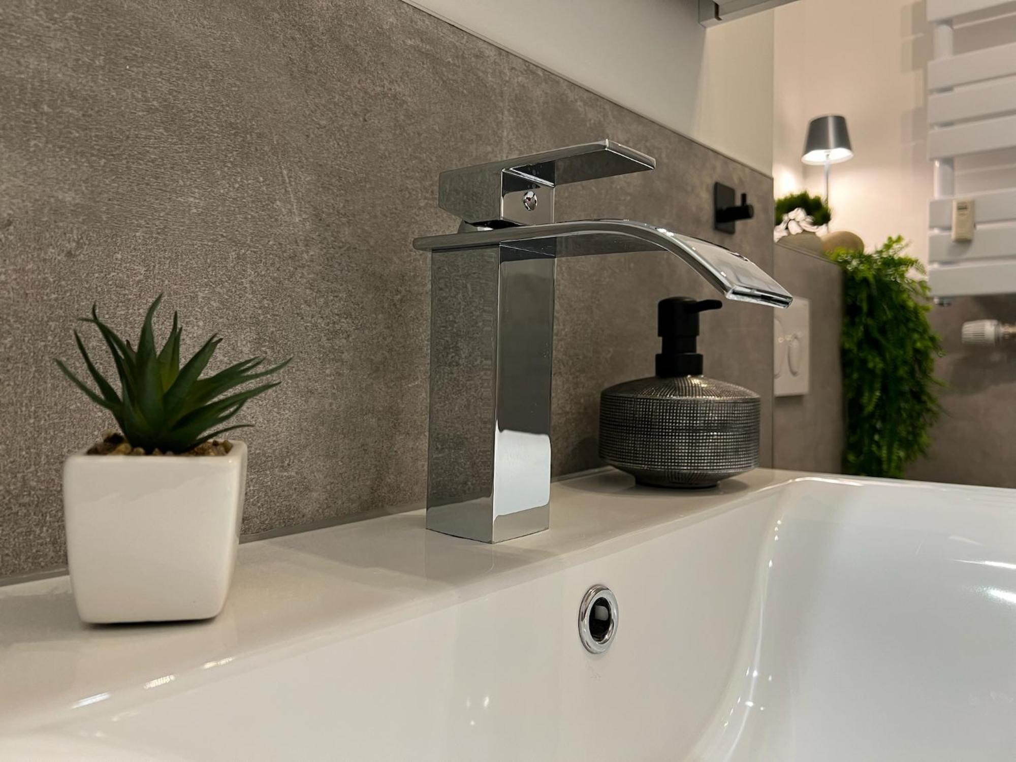 W&d Living - Kleines Italien Mit Parkplatz Und Balkon *