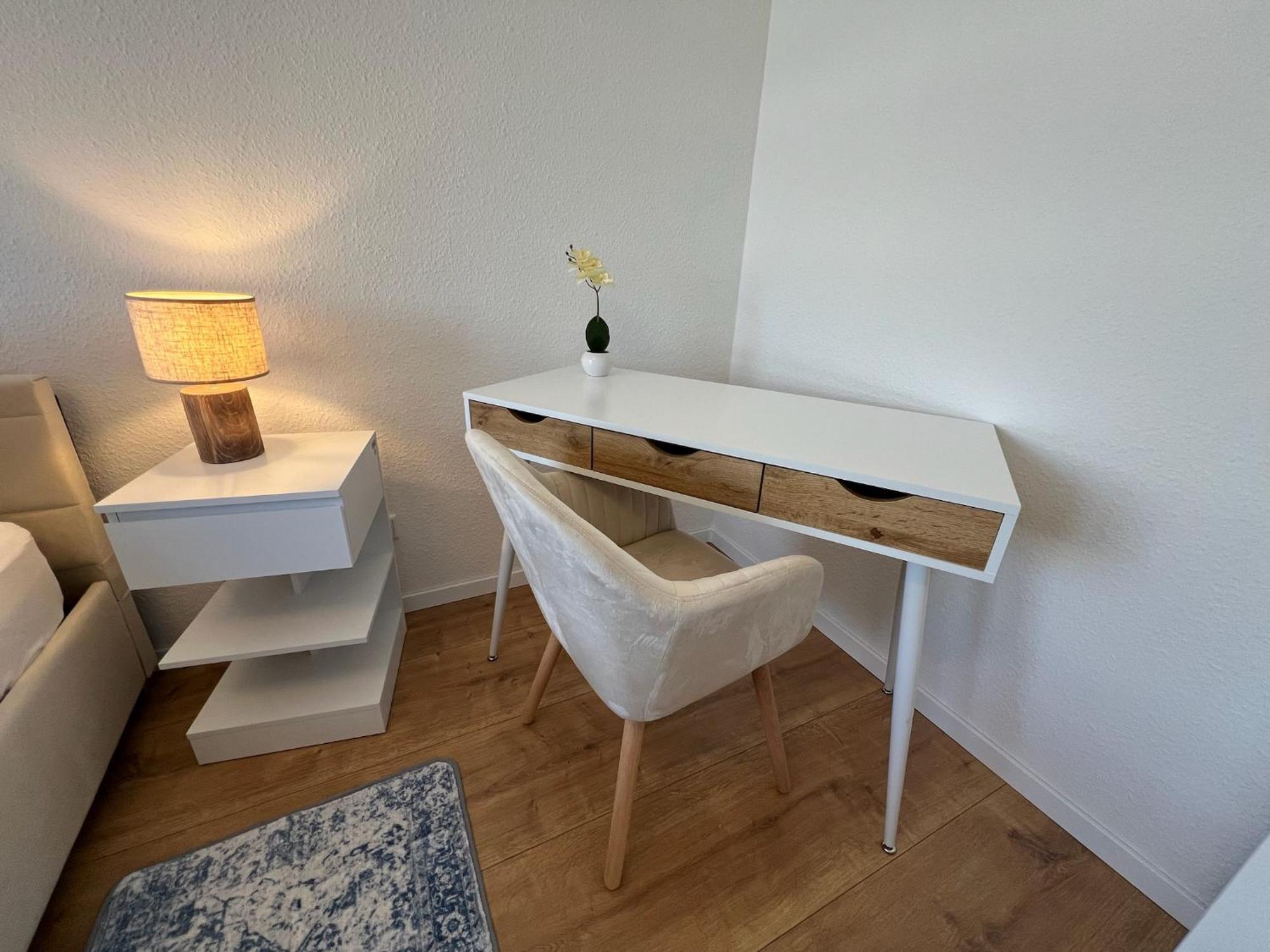 Apartment W&d Living - Kleines Italien Mit Parkplatz Und Balkon *